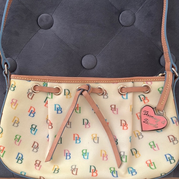 Dooney and Bourke shoulder bag - Picture 1 of 4